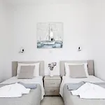 Διαμέρισμα Holidays In Paros *