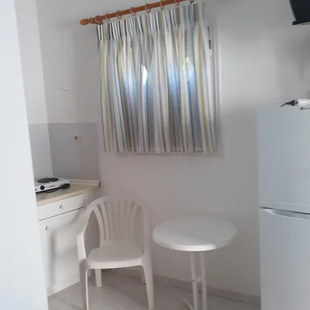 Holidays In Paros Αλυκή